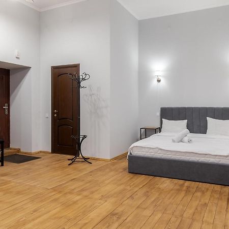 Apartment On Stavropihiiska Street 3 Lviv Eksteriør billede