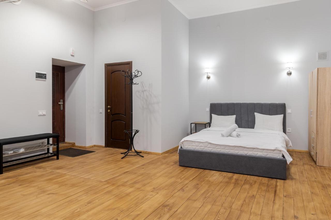 Apartment On Stavropihiiska Street 3 Lviv Eksteriør billede
